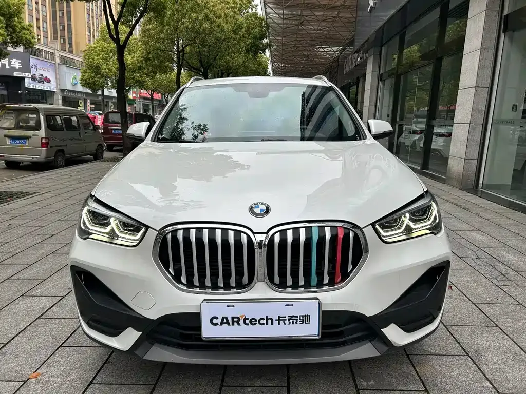 BMW X1 — фото 1