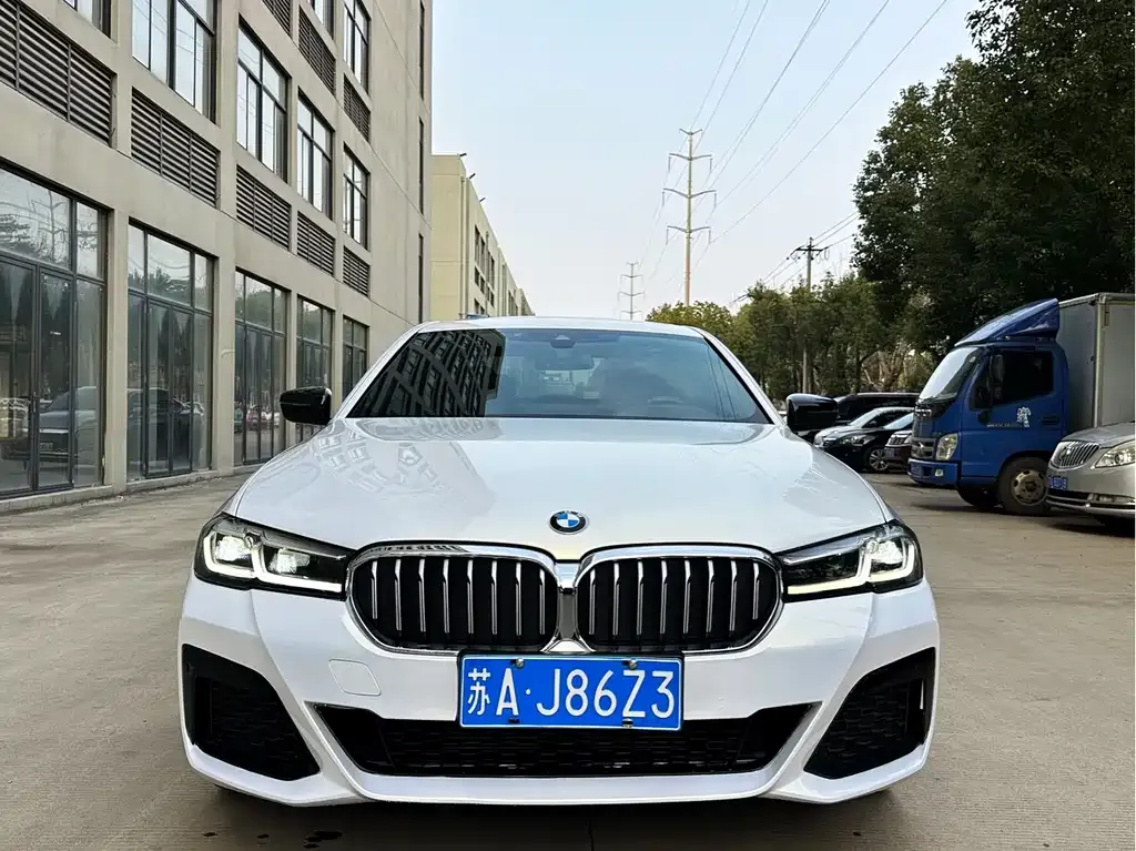 BMW 5 Series — фото 8