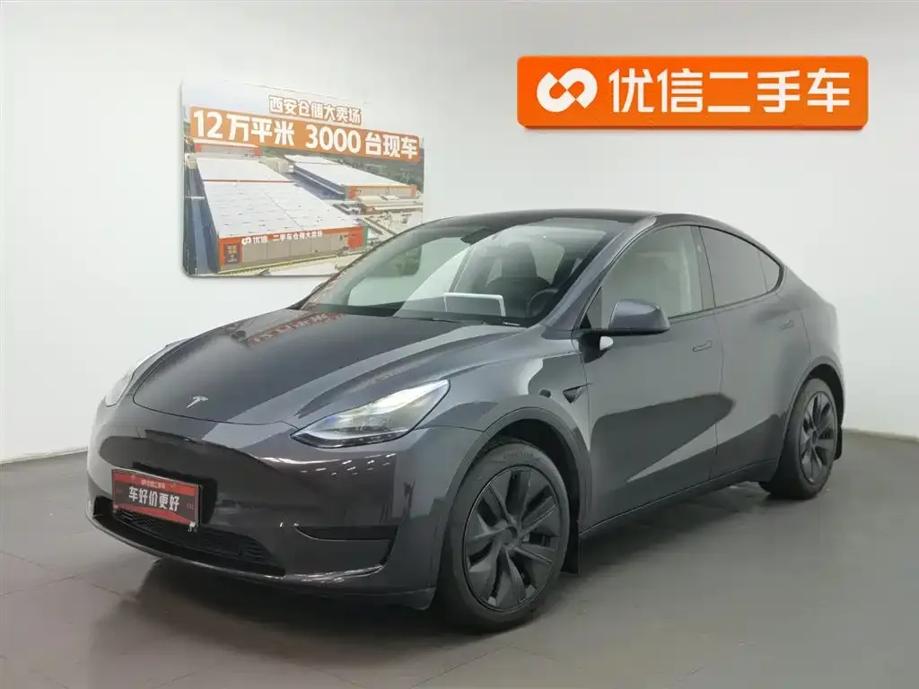 Tesla Model Y — фото 1