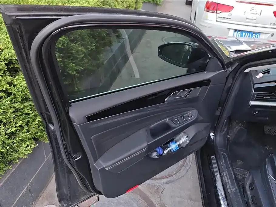 Volkswagen Passat 2023 из CN, фото 10