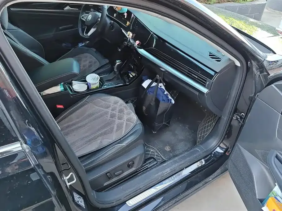 Volkswagen Passat 2023 из CN, фото 6