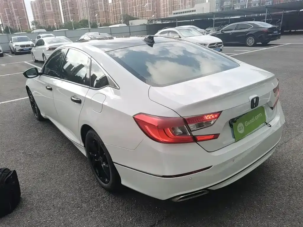 Honda Accord — фото 9