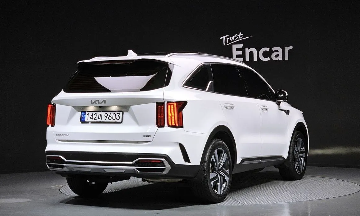 Kia Sorento — фото 7