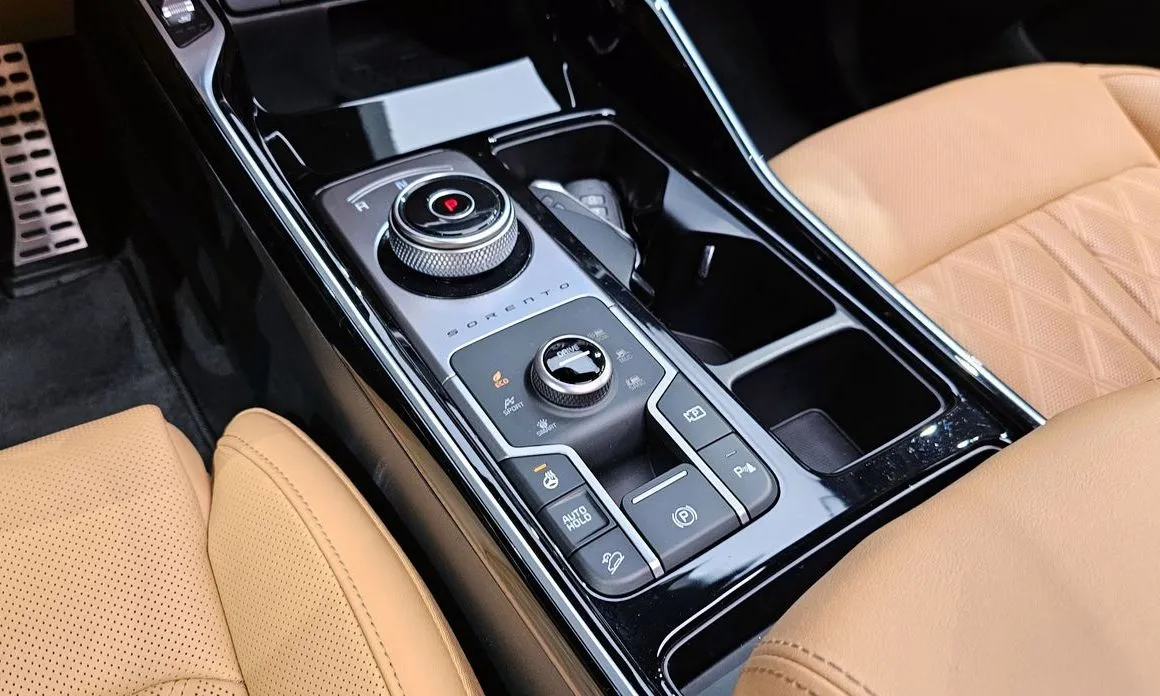 Kia Sorento — фото 6