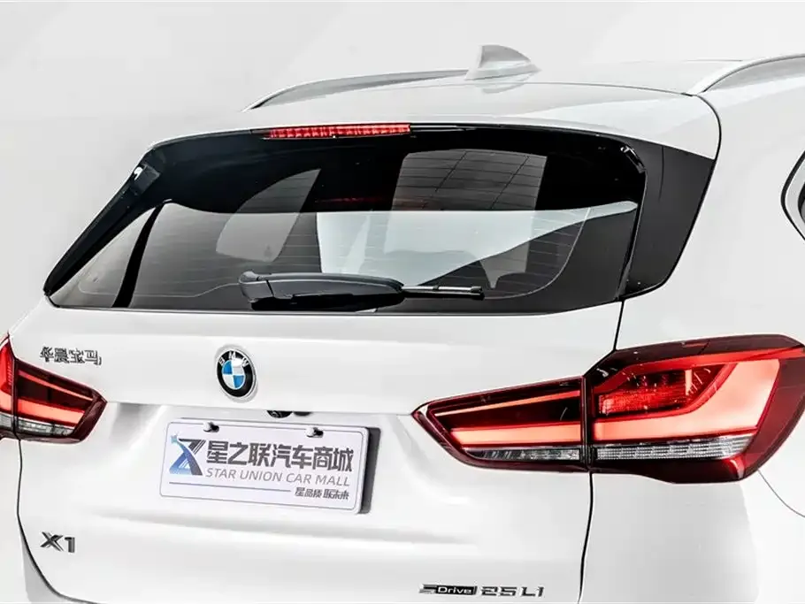 BMW X1 — фото 6