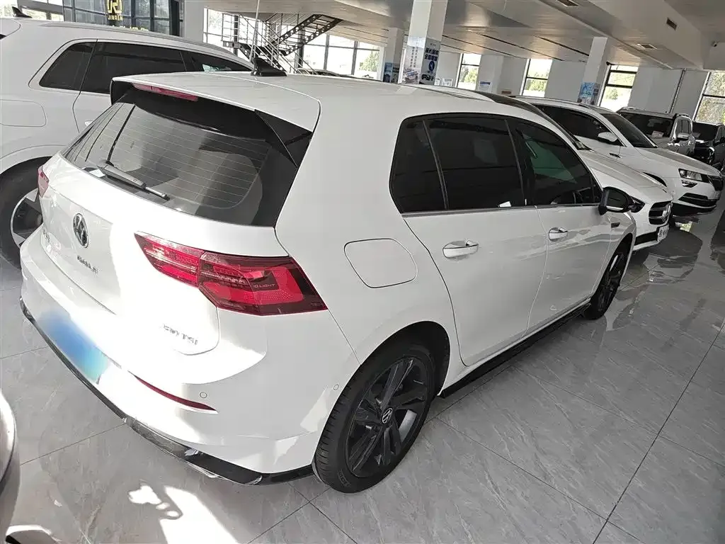 Volkswagen Golf 2023 из CN, фото 6