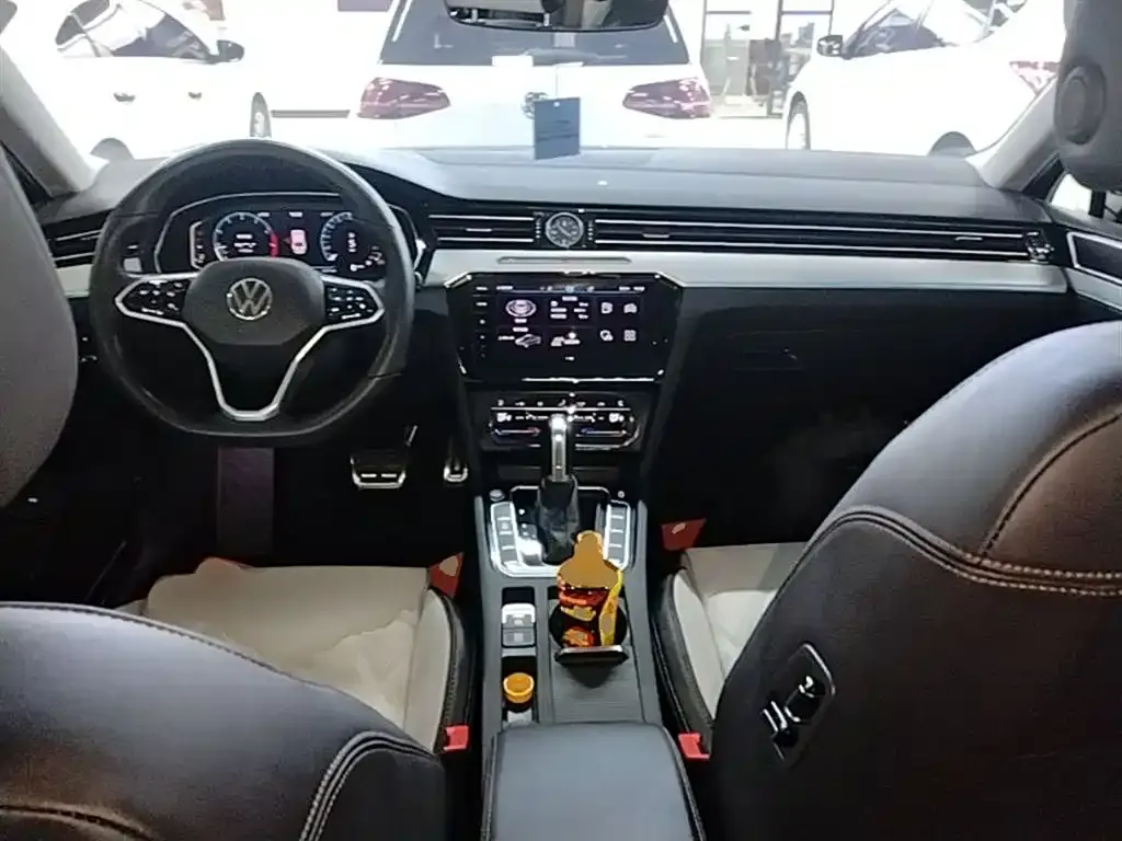 Volkswagen Magotan 2023 из CN, фото 7