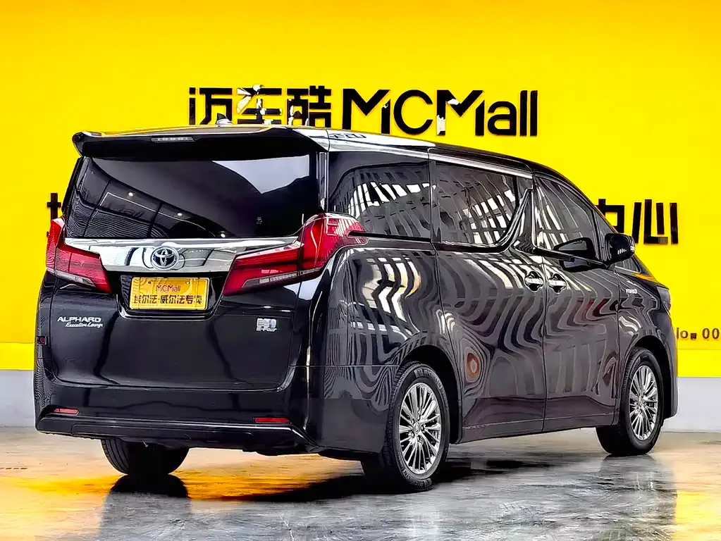 Toyota Alphard — фото 2