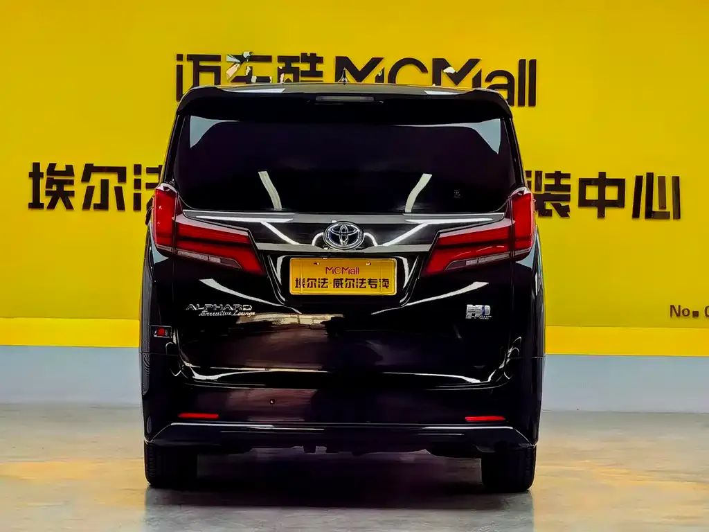 Toyota Alphard — фото 3