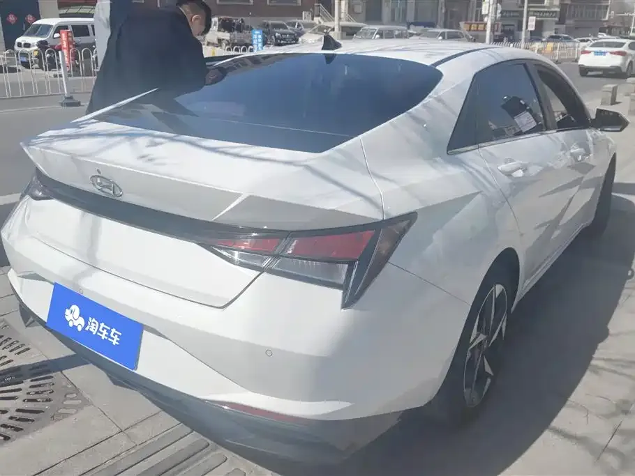 Hyundai Elantra 2023 из CN, фото 3