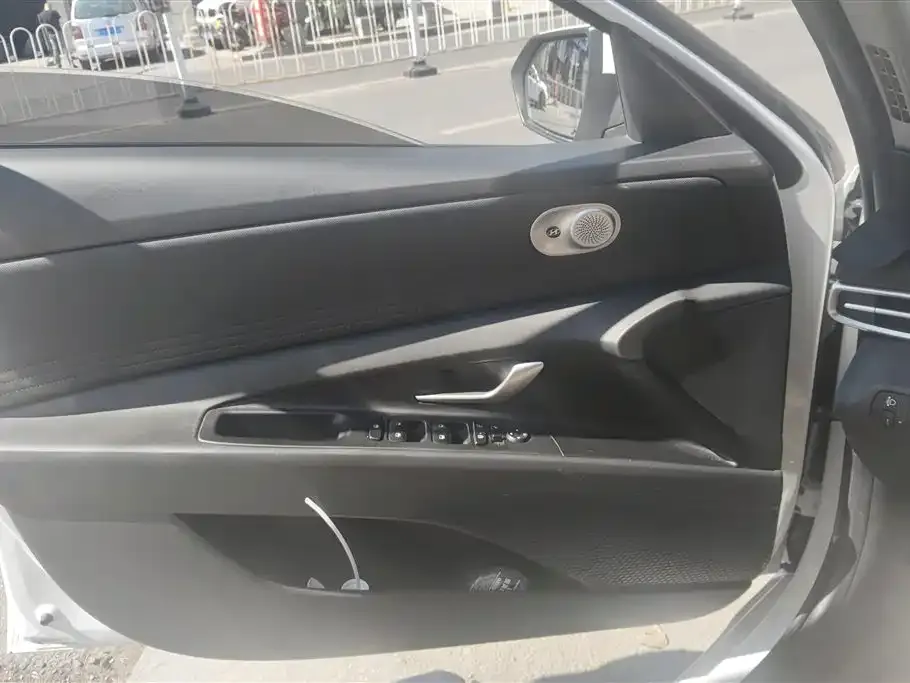 Hyundai Elantra 2023 из CN, фото 6
