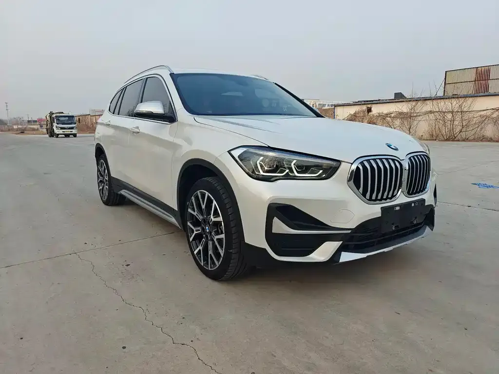 BMW X1 — фото 8
