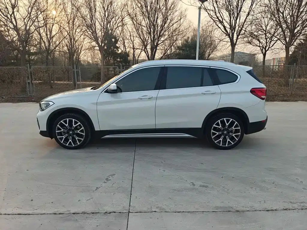 BMW X1 — фото 9