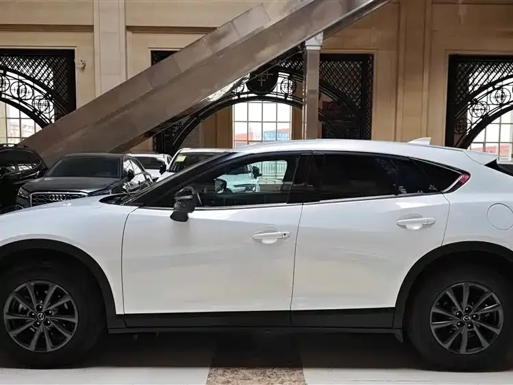 Mazda CX-4 — фото 2