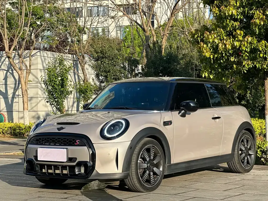 MINI Cooper (3-door) — фото 1