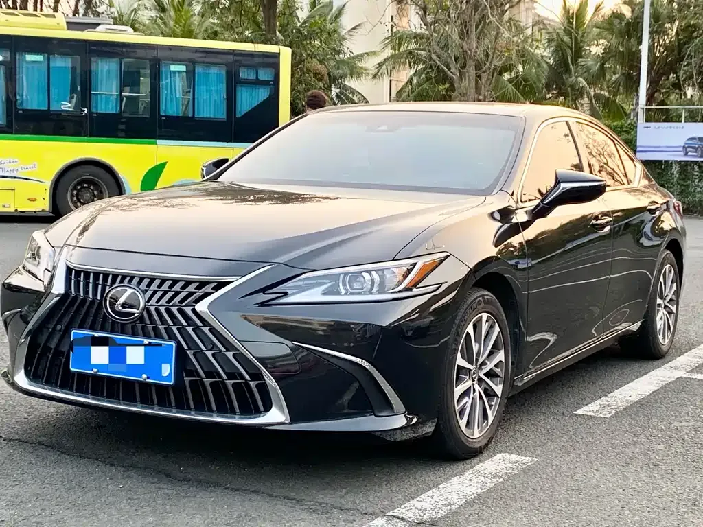 Lexus ES 2023 из CN, фото 1