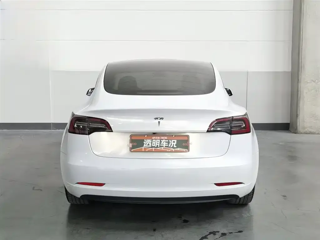 Tesla Model 3 — фото 10