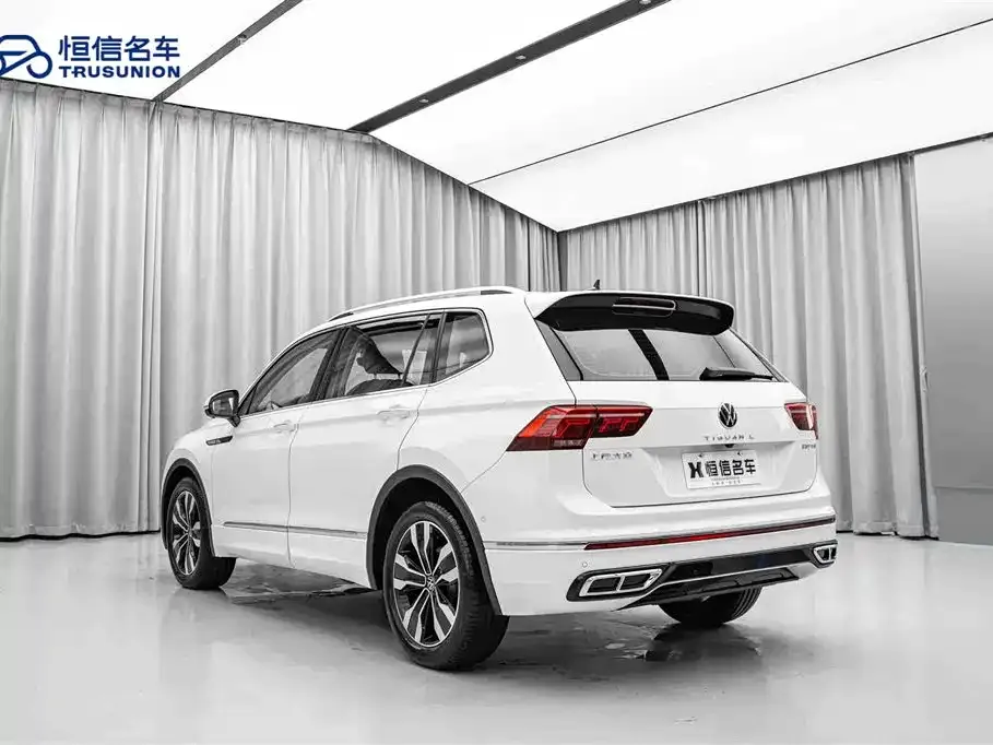 Volkswagen Tiguan L — фото 10