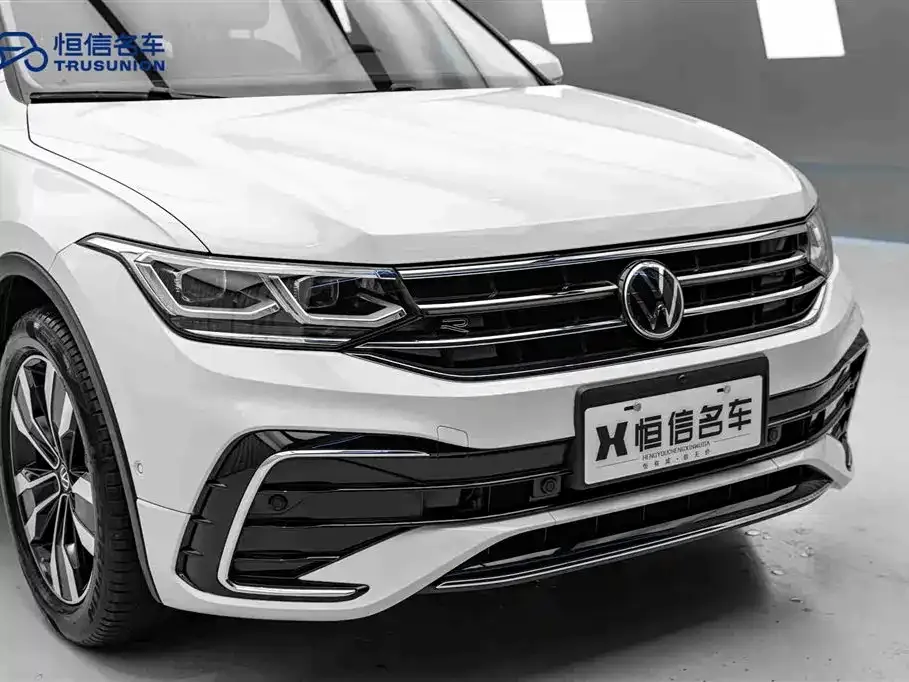 Volkswagen Tiguan L — фото 9