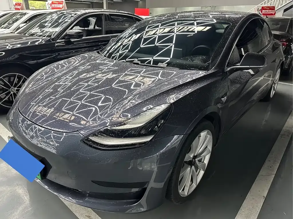Tesla Model 3 — фото 1