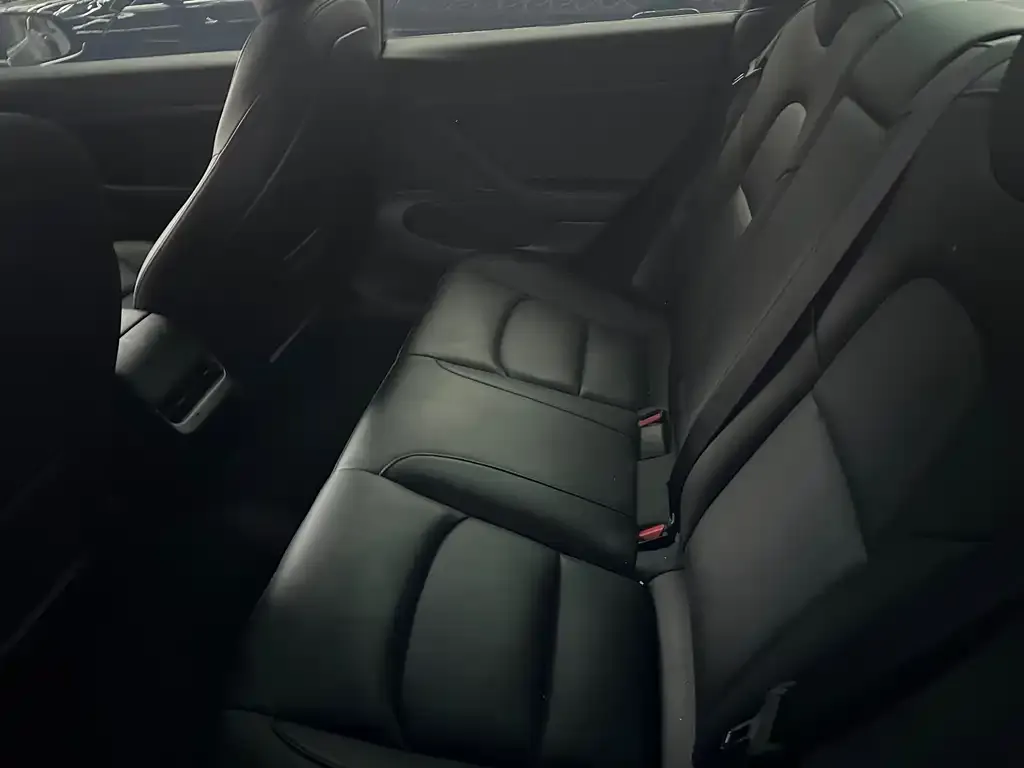 Tesla Model 3 — фото 2