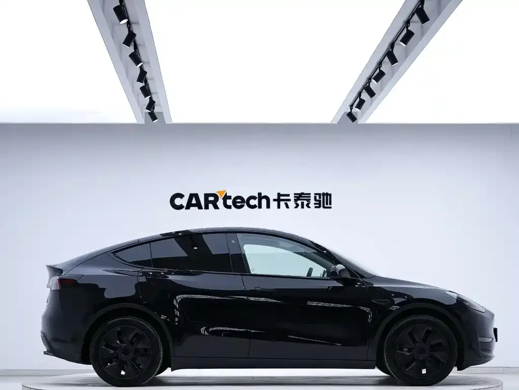 Tesla Model Y 2024 из CN, фото 10