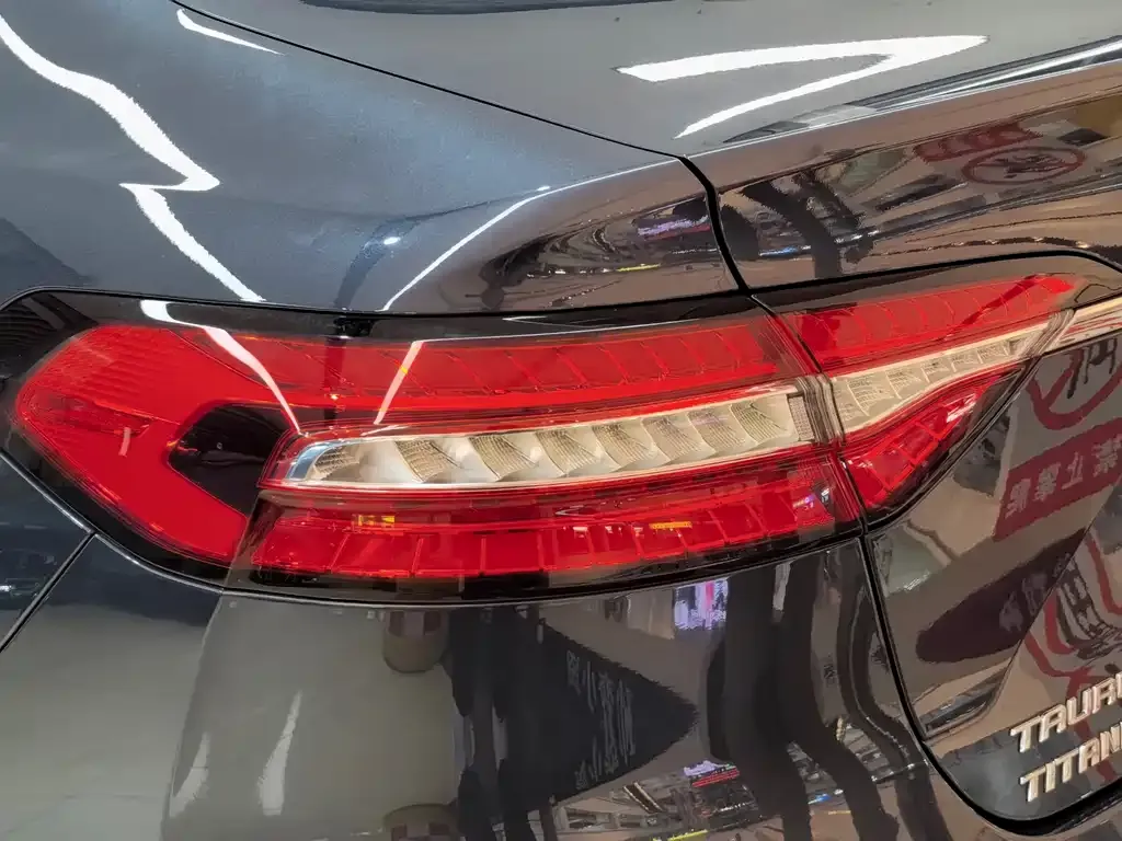 Ford Taurus 2021 из CN, фото 7