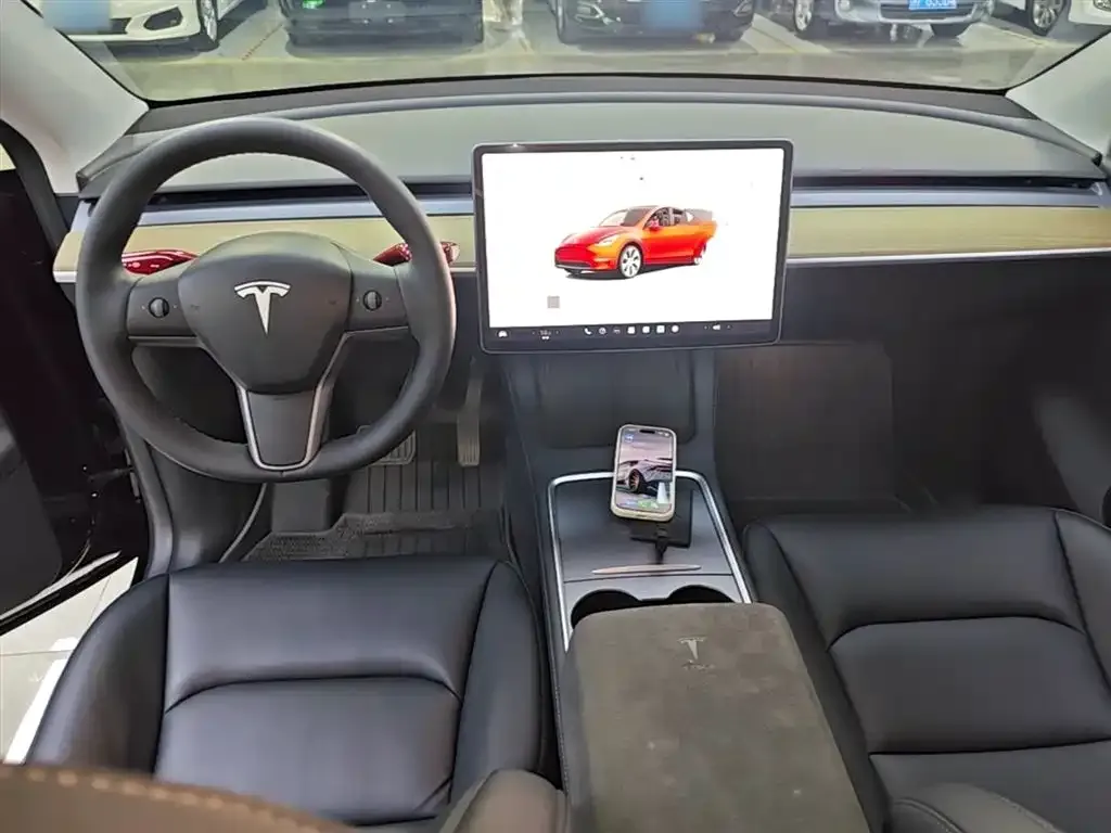 Tesla Model Y — фото 2