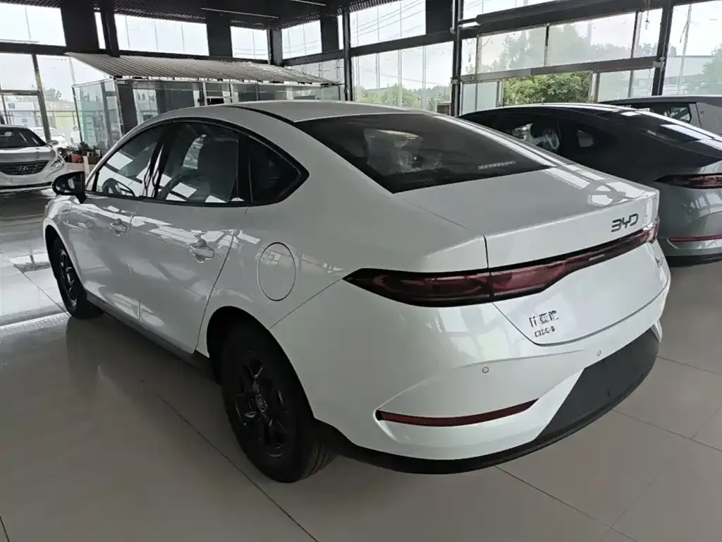 BYD Qin PLUS — фото 9