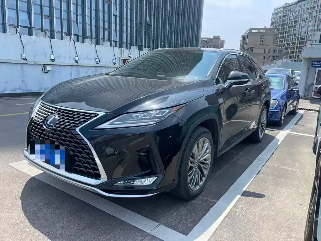 Lexus RX — фото 1