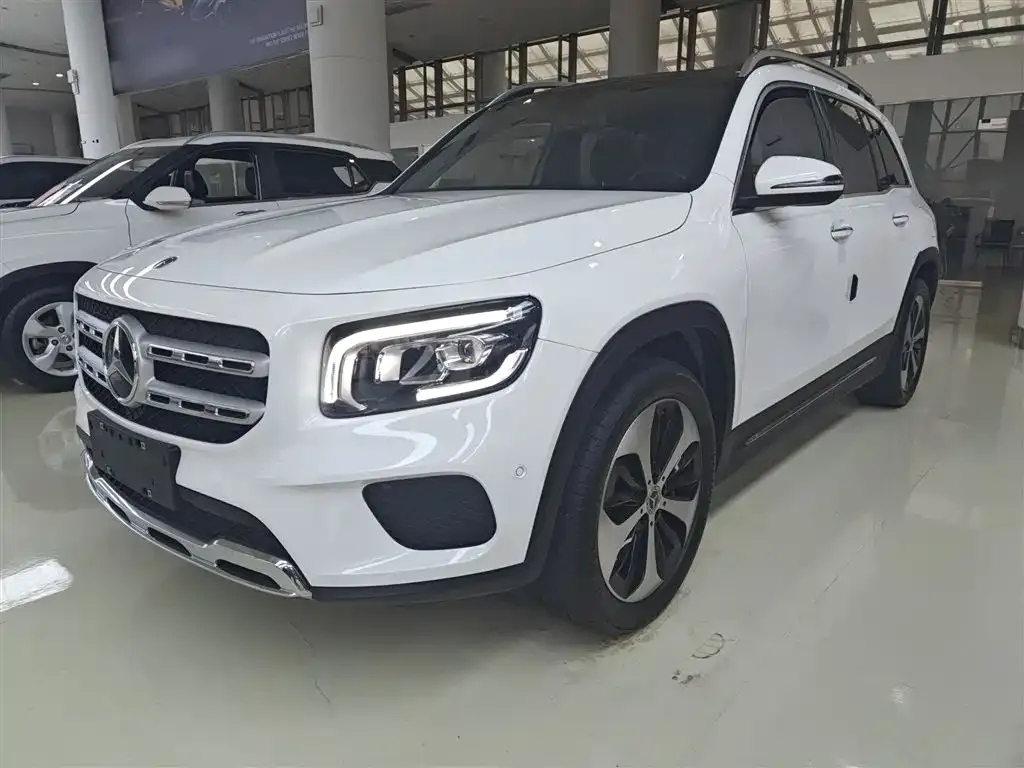 Mercedes-Benz GLB — фото 1