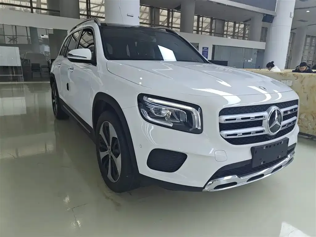 Mercedes-Benz GLB — фото 10