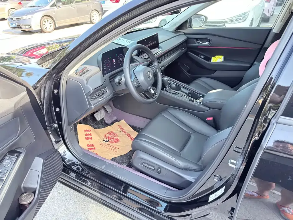 Honda Accord — фото 3