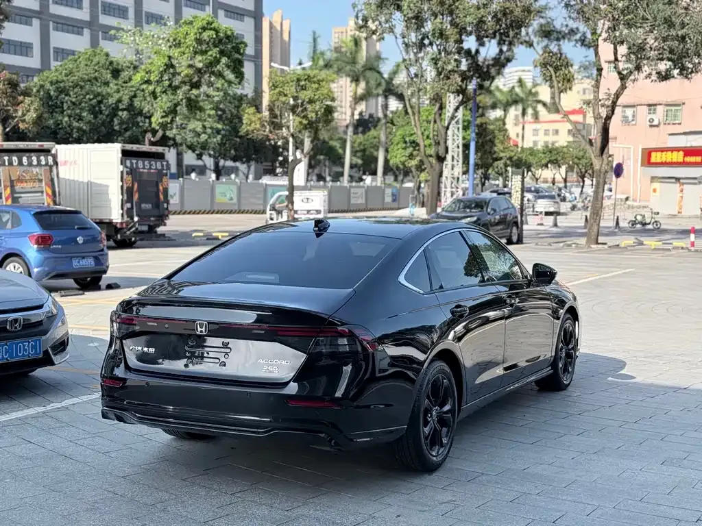 Honda Accord — фото 9