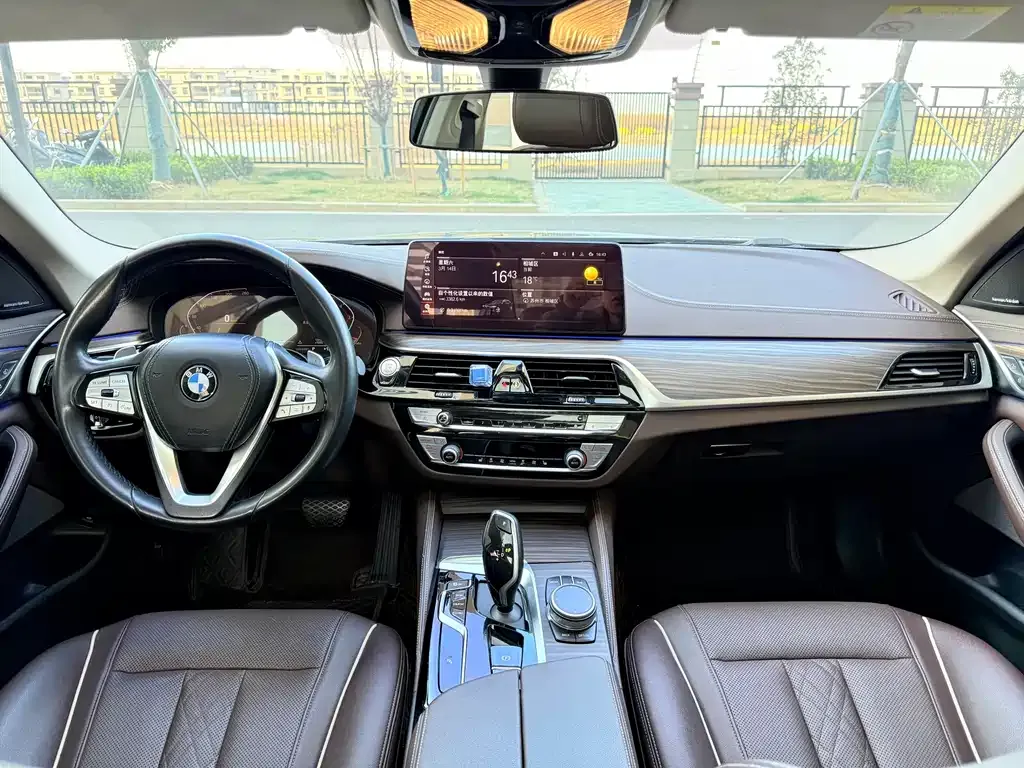 BMW 5 Series — фото 2