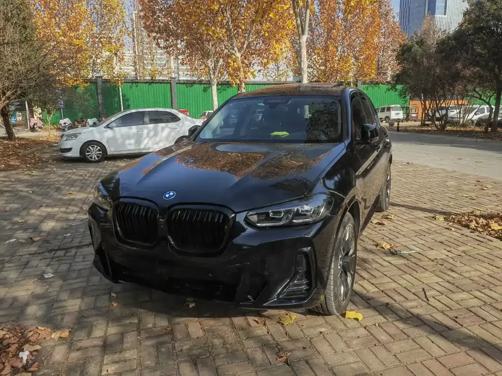 BMW iX3