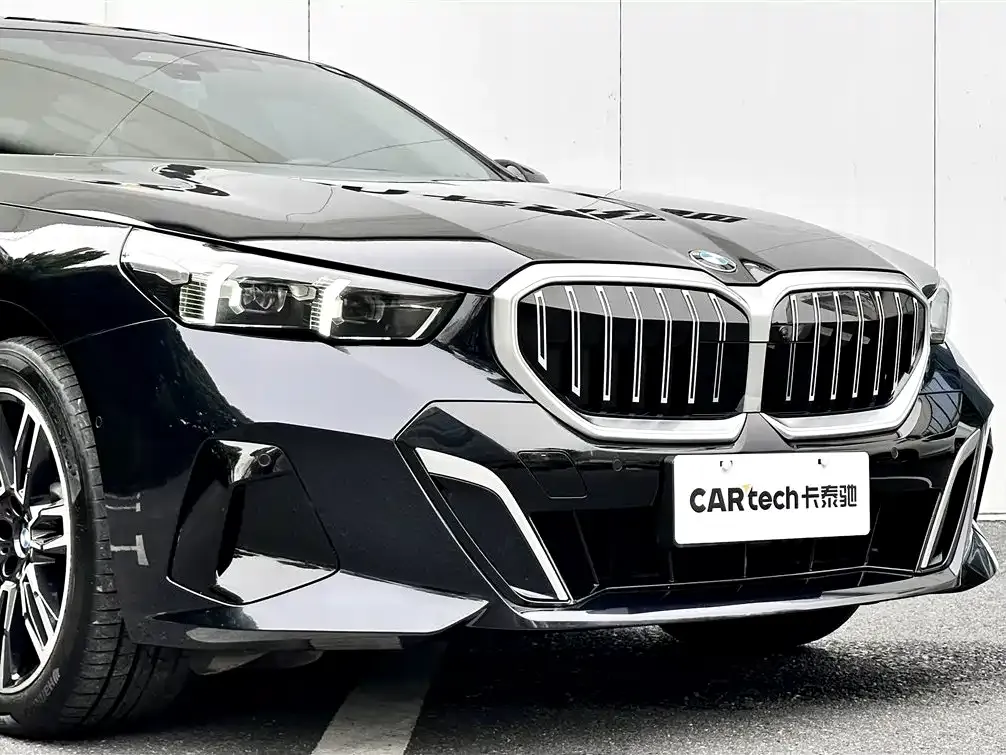 BMW 5 Series — фото 10