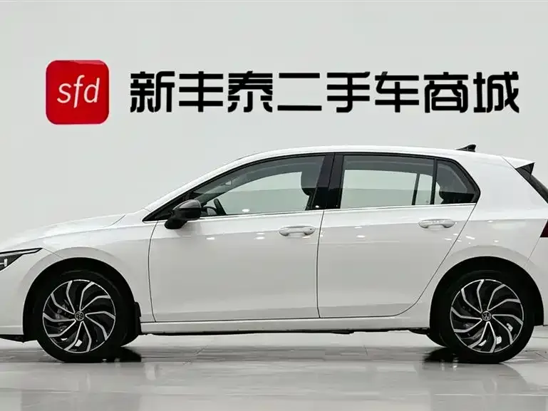 Volkswagen Golf 2022 из CN, фото 2