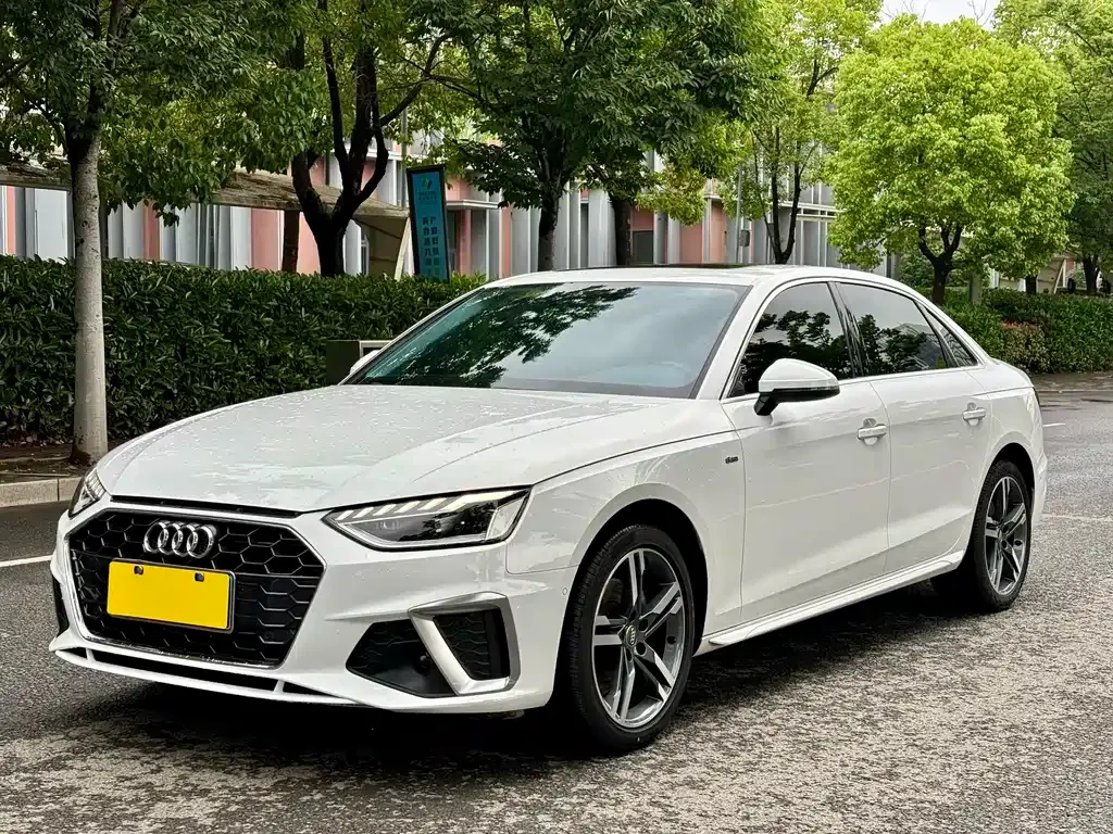 Audi A4L 2021 из CN, фото 1