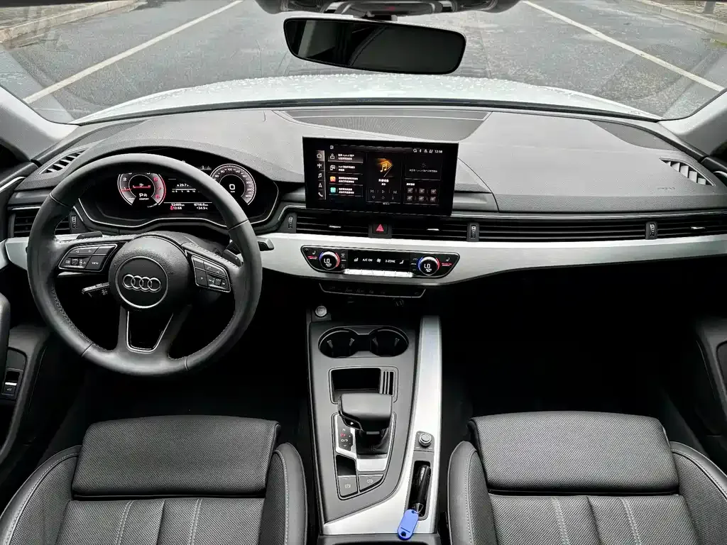 Audi A4L 2021 из CN, фото 3