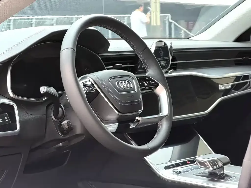 Audi A7L 2024 из CN, фото 7