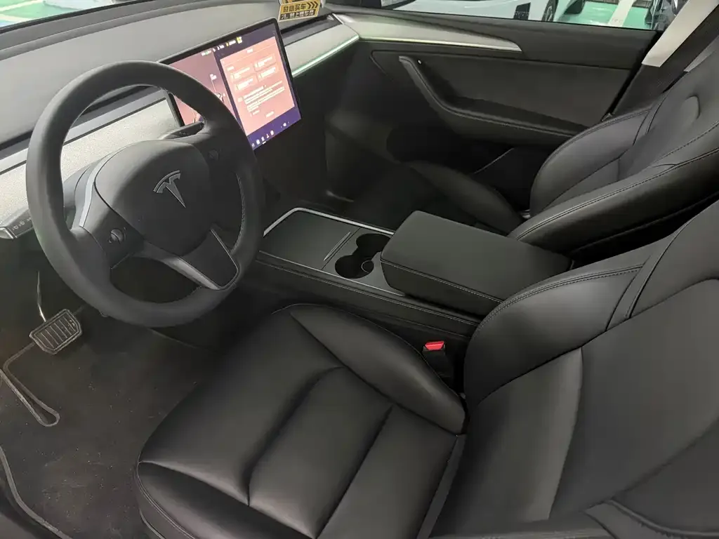 Tesla Model Y 2023 из CN, фото 3