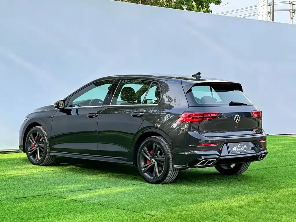 Volkswagen Golf 2023 из CN, фото 10