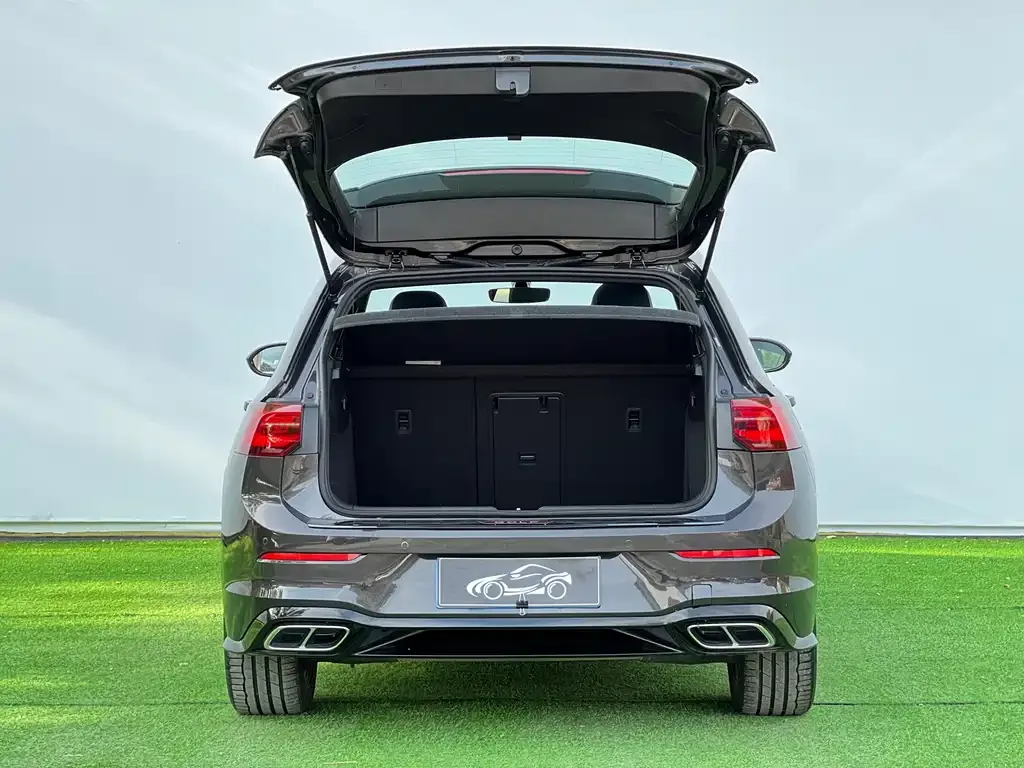 Volkswagen Golf 2023 из CN, фото 7
