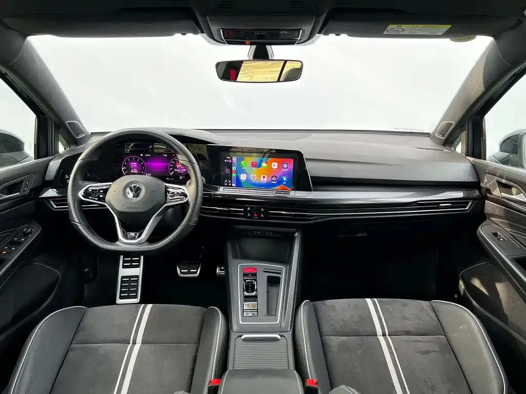 Volkswagen Golf 2023 из CN, фото 8