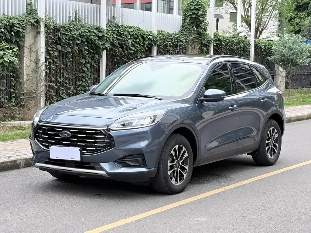 Ford Escape 2022 из CN, фото 1
