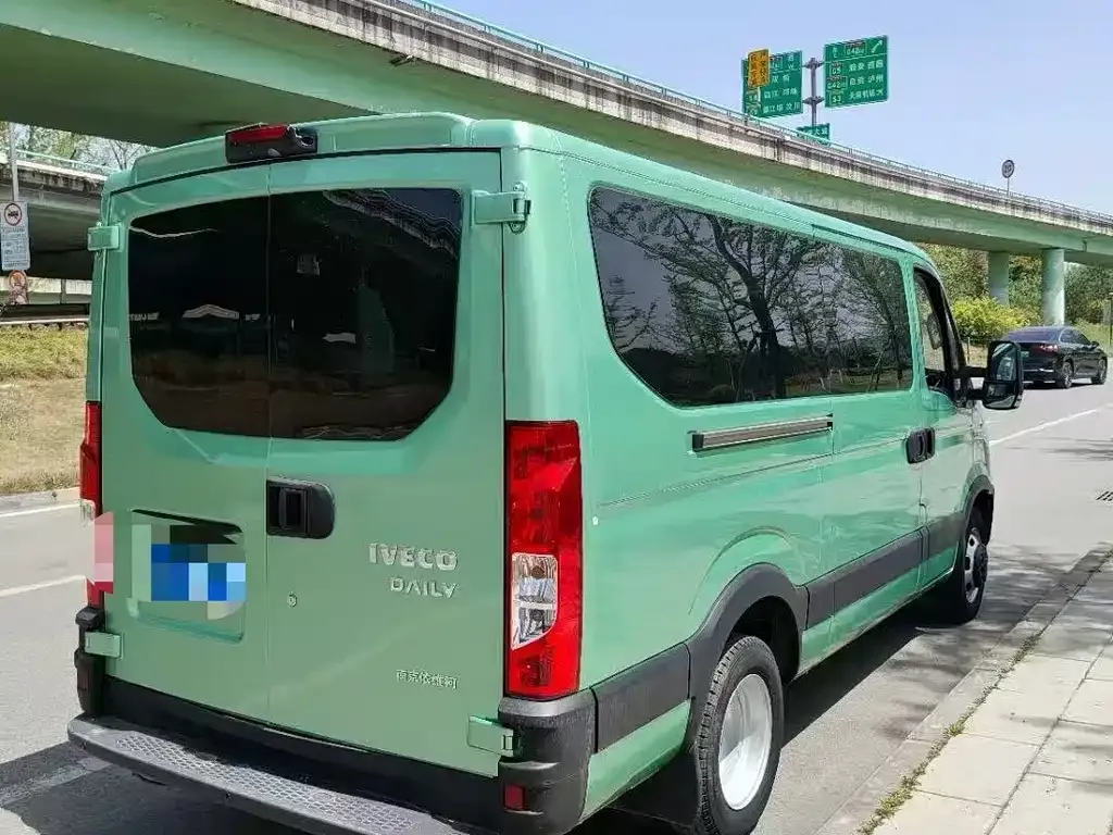 IVECO Ousheng 2023 из CN, фото 4