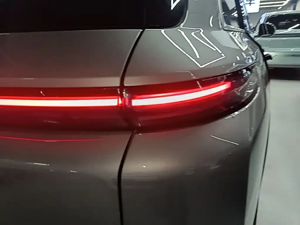 Li Auto L8 2022 из CN, фото 2