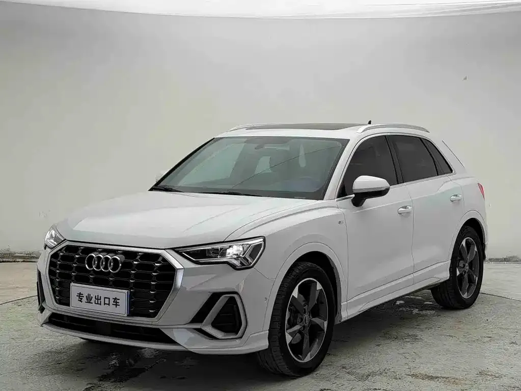 Audi Q3 — фото 1