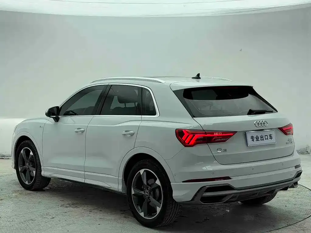 Audi Q3 — фото 7